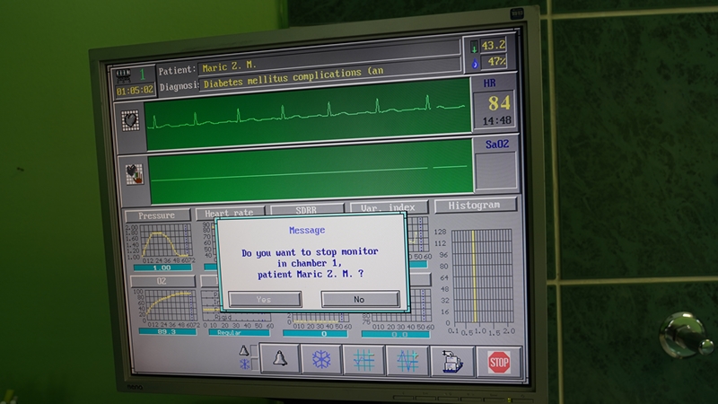 Praćenje stanja pacijenta u hiperbaričnoj komori u ordinaciji Praksis, Novi Sad